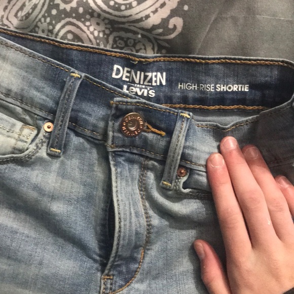 High rise jean shorts faded light wash Levi - Picture 3 of 3